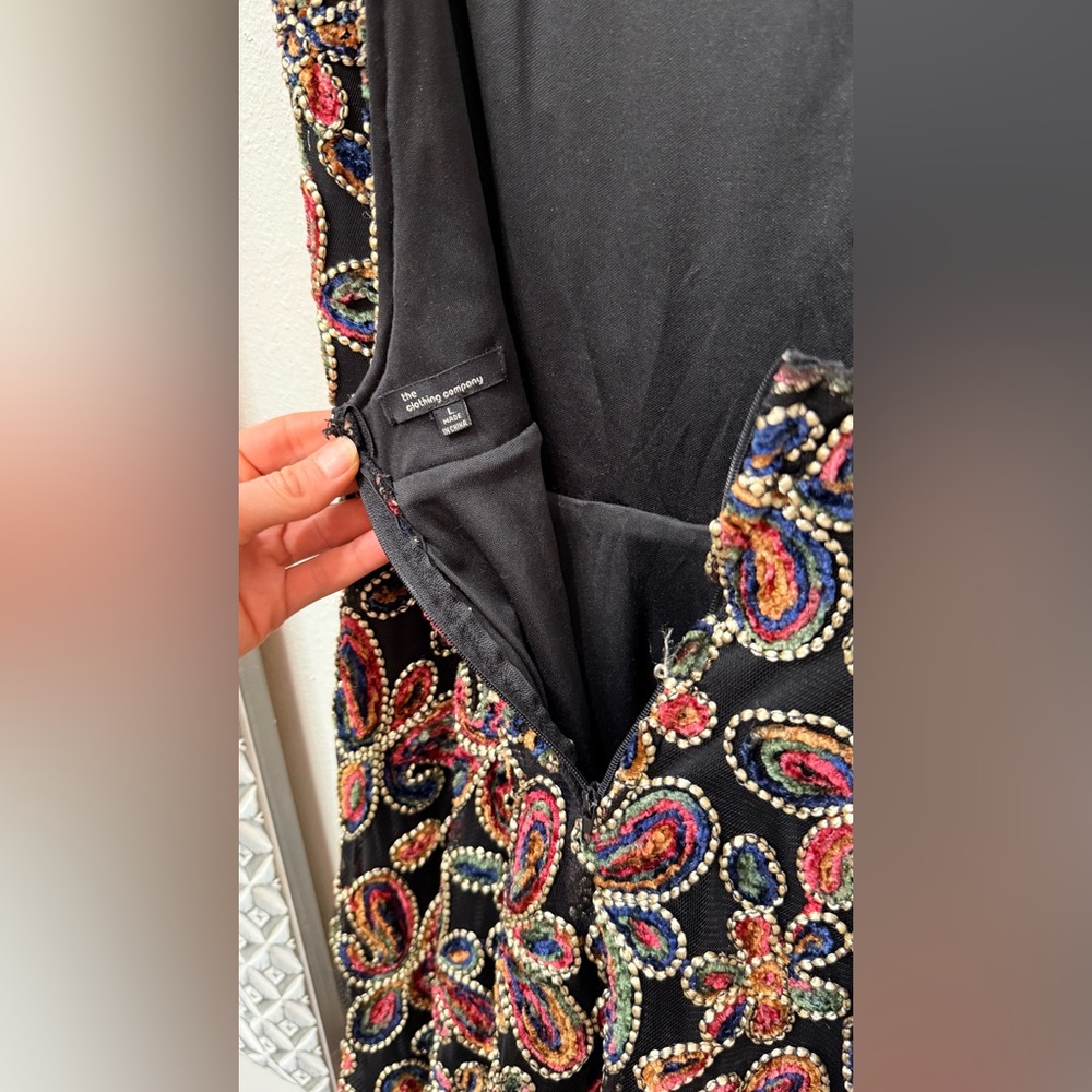 Colorful Dress 3D Velvet Threaded Design